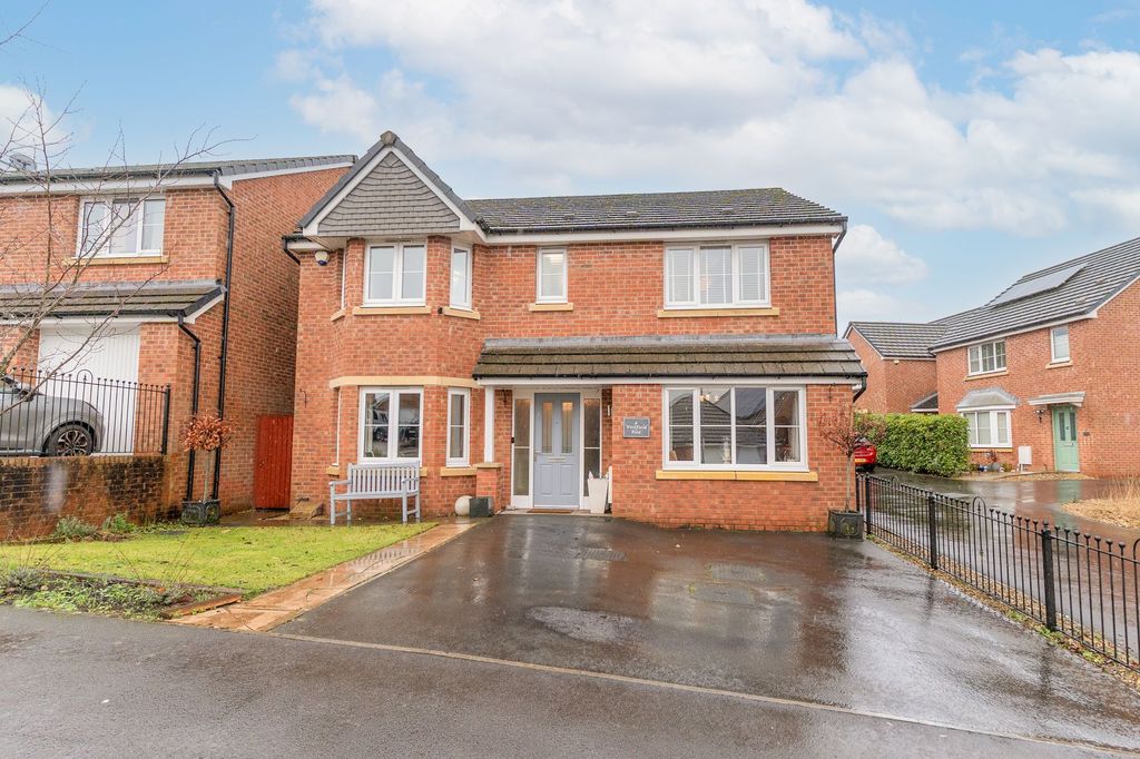 Property photo 1 of 24