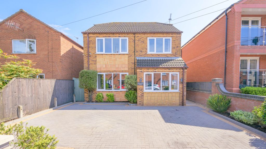 Property photo 1 of 40