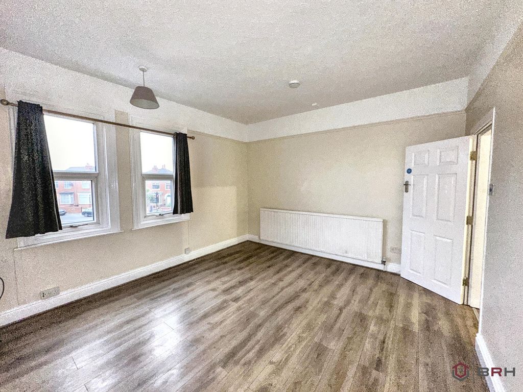 Property photo 3 of 23