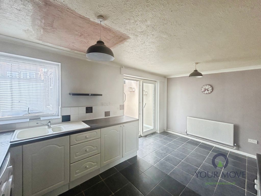 Property photo 3 of 12 Kitchen/Dining Room