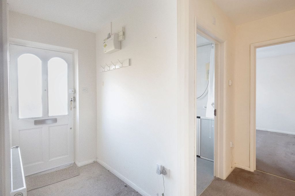 Property photo 3 of 12 31 Heather Close, Colchester, Essex, Co2 0Eq