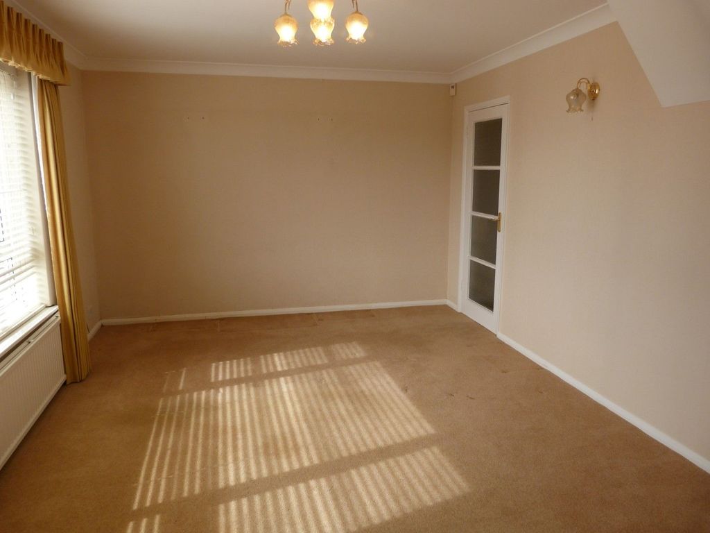 Property photo 2 of 9 Photograph 2