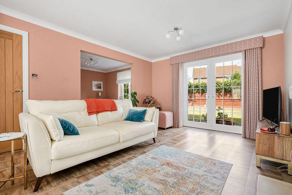 Property photo 2 of 31