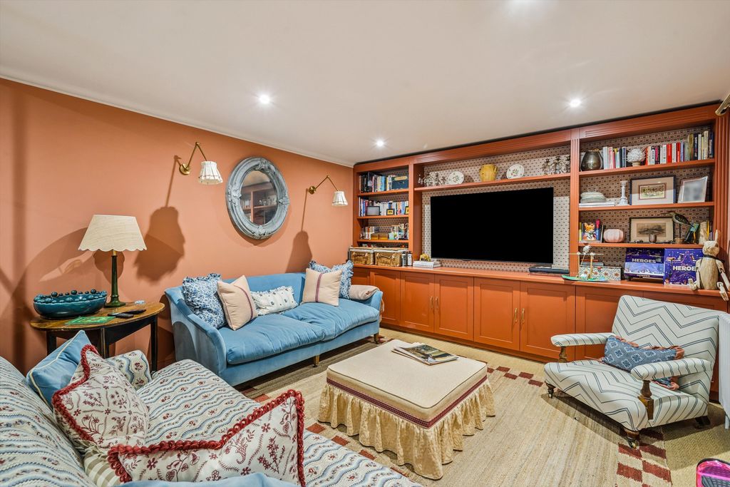 Property photo 3 of 25 Image