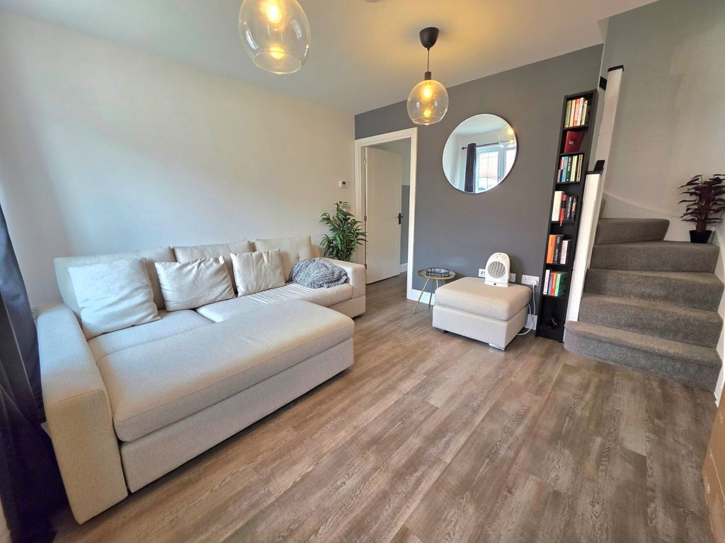 Property photo 2 of 10 Lounge