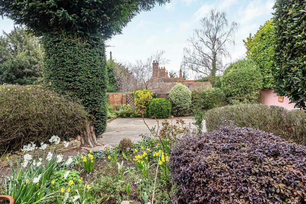 Property photo 2 of 19