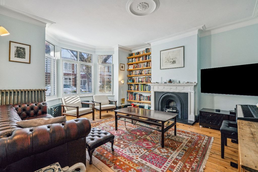 Property photo 3 of 24