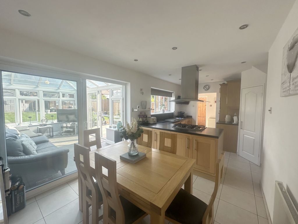 Property photo 3 of 18 Kitchen/Dining Room 