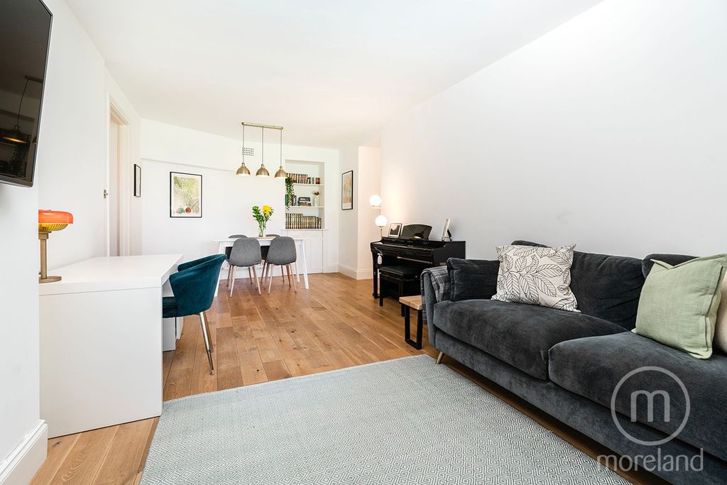 Property photo 3 of 13 5131493