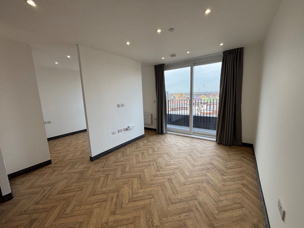 Property photo 2 of 6