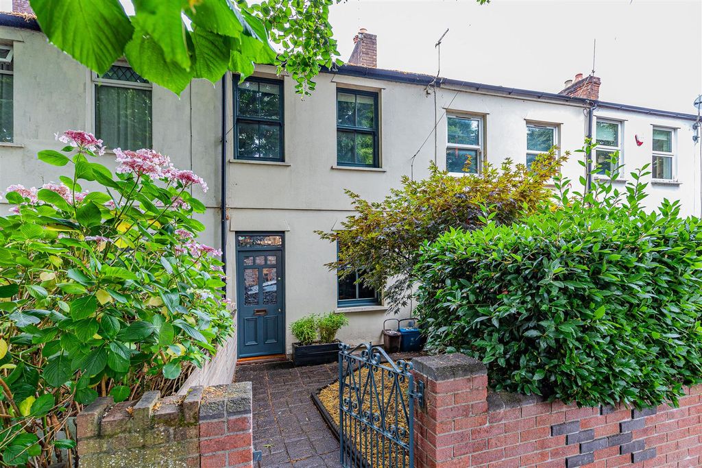 Property photo 1 of 41 Severn Grove 26-41.Jpg