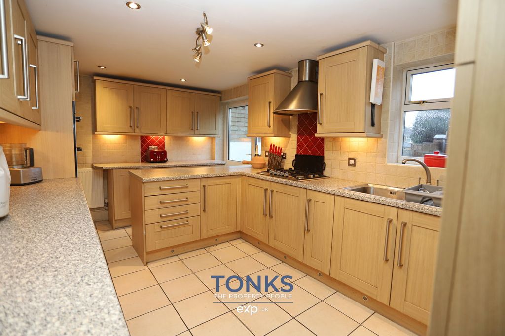 Property photo 2 of 14