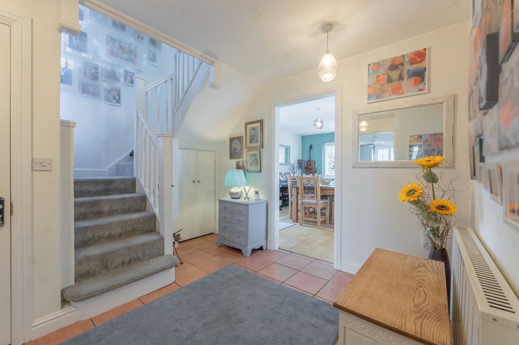 Property photo 3 of 41