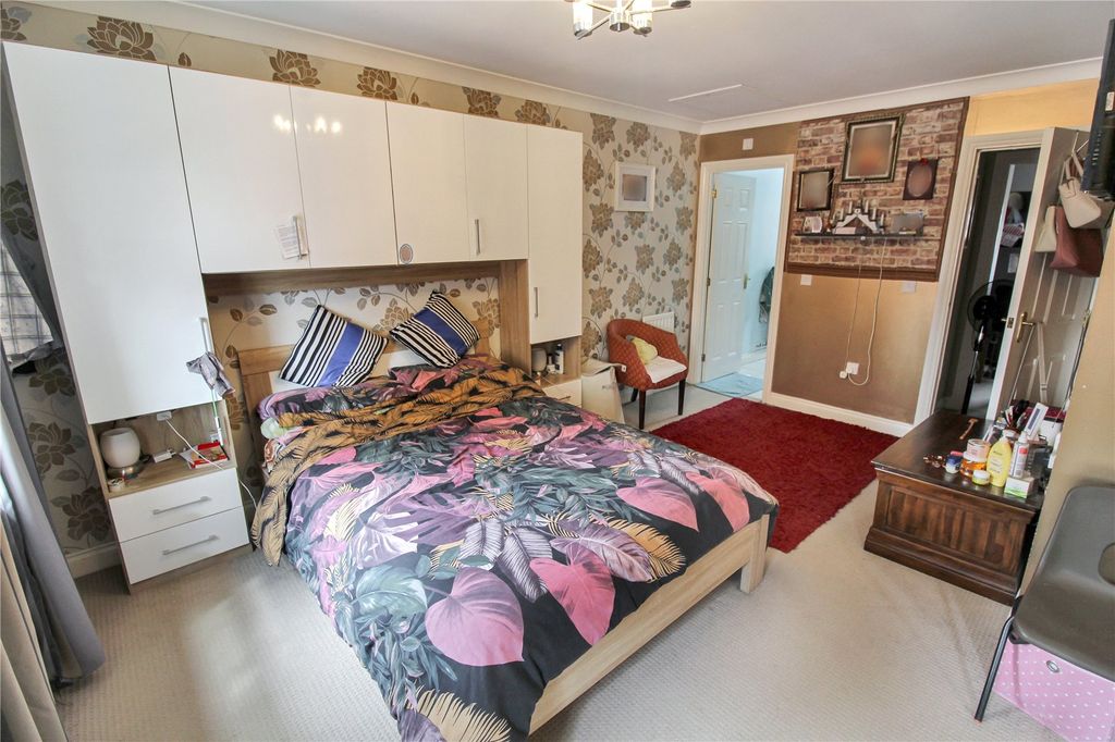 Property photo 3 of 21 Picture No. 19