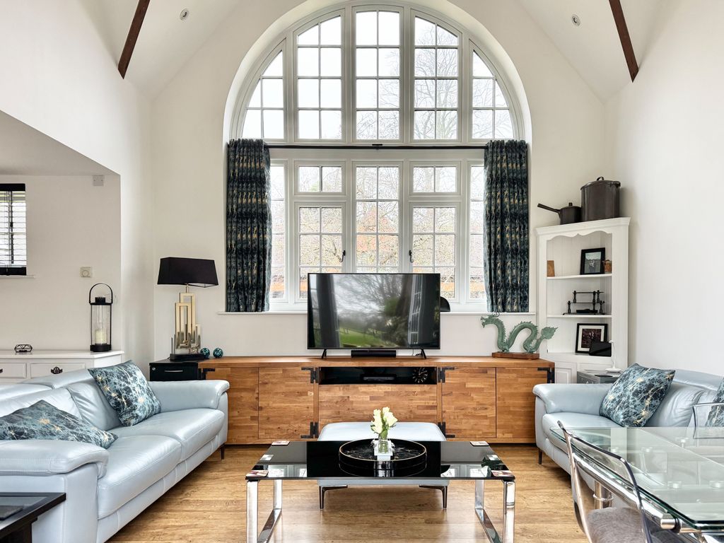 Property photo 2 of 33 Akeman Residential