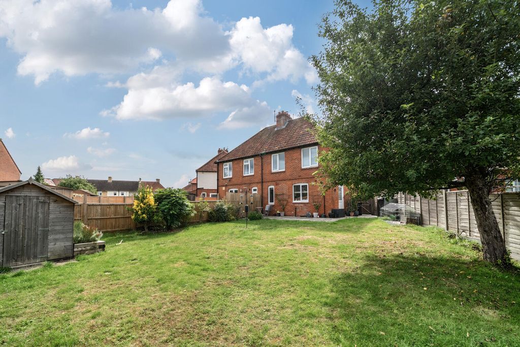Property photo 2 of 16 Rear Garden