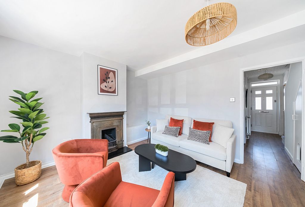 Property photo 2 of 11 1313624-2-6852Aaa...