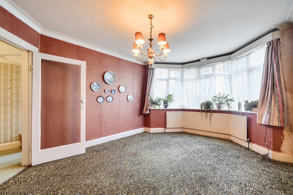 Property photo 2 of 20 1450791-1-69F0B62...