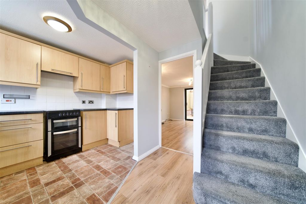 Property photo 2 of 12 Dsc01620.Jpeg