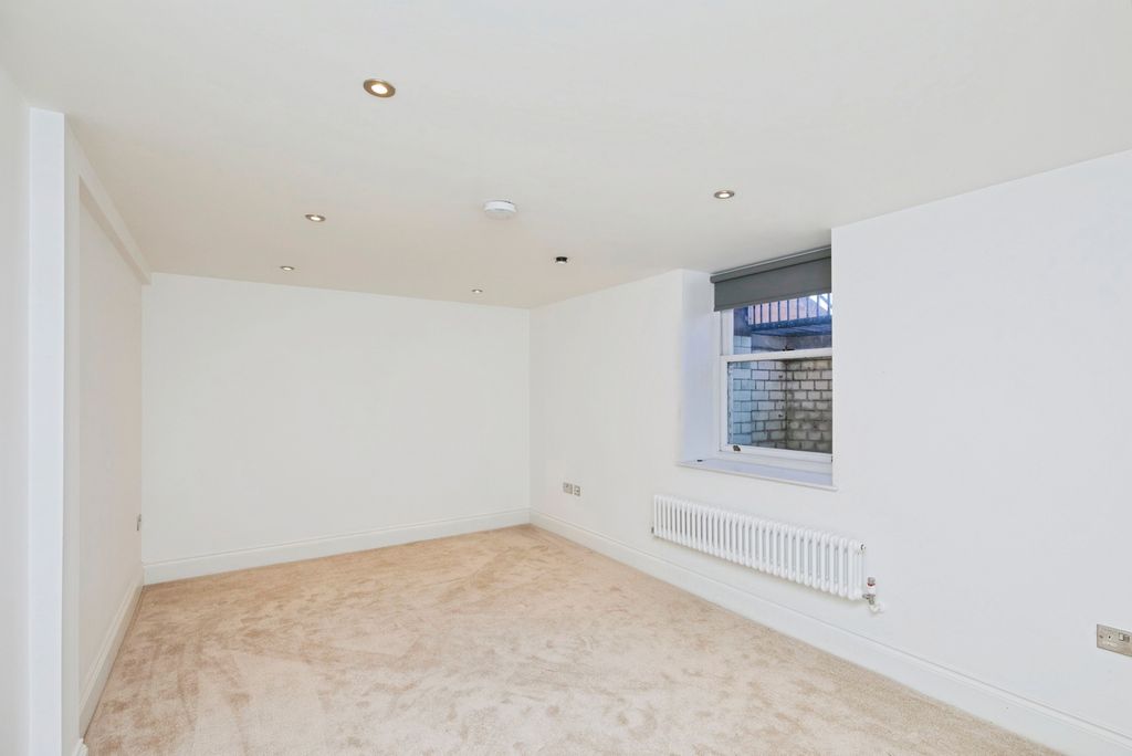 Additional image 9 of 2 bed flat for saleSt. Marys Gate, Derby, Derbyshire DE1