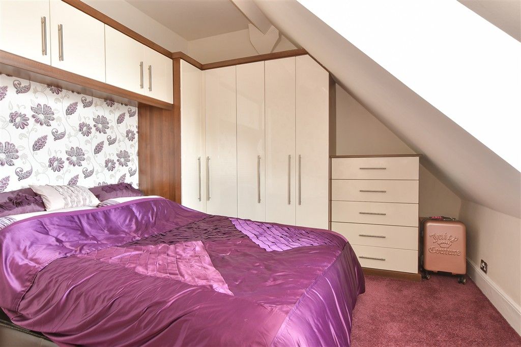 Property photo 3 of 11 Bedroom 1