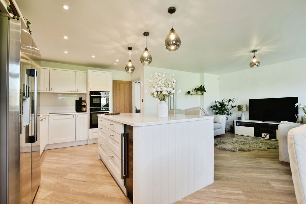 Property photo 2 of 22 Pbox-Img.Jpg