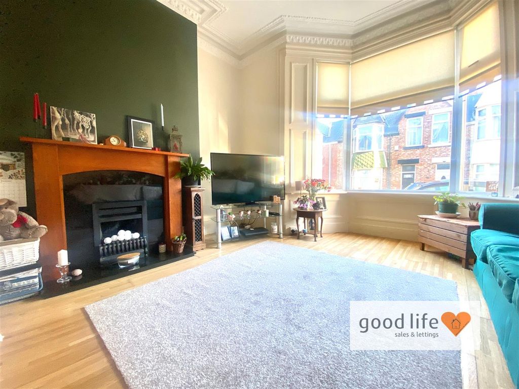 Property photo 2 of 20 20251213_104319099_Ios34Chatsworth.Jpg