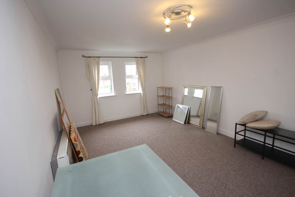 Property photo 3 of 8