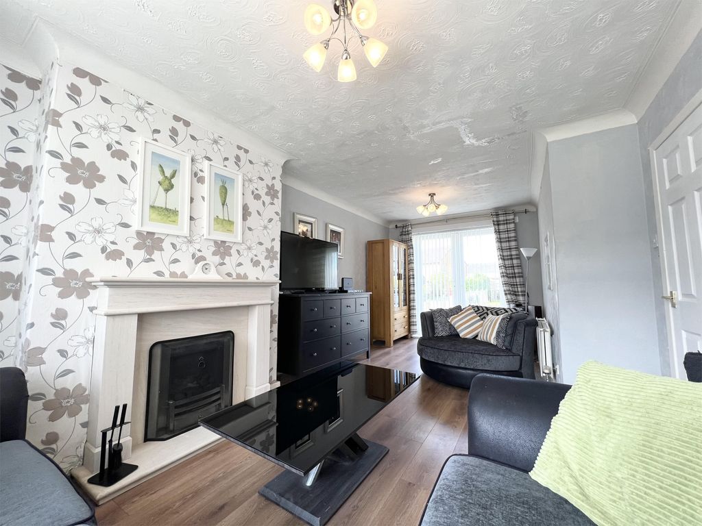 Property photo 3 of 21