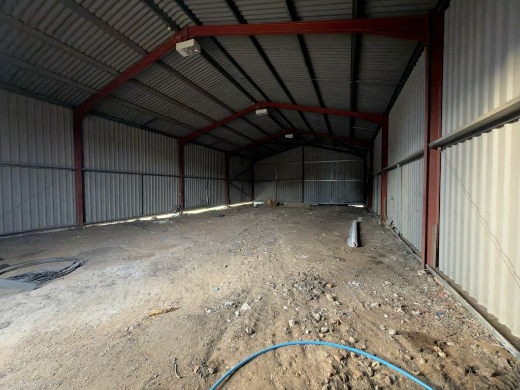 Property photo 3 of 5 25.Webp