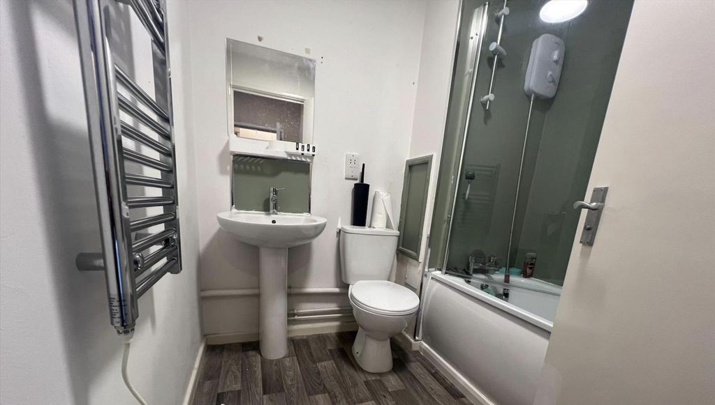 Property photo 3 of 6 Bathroom.Png