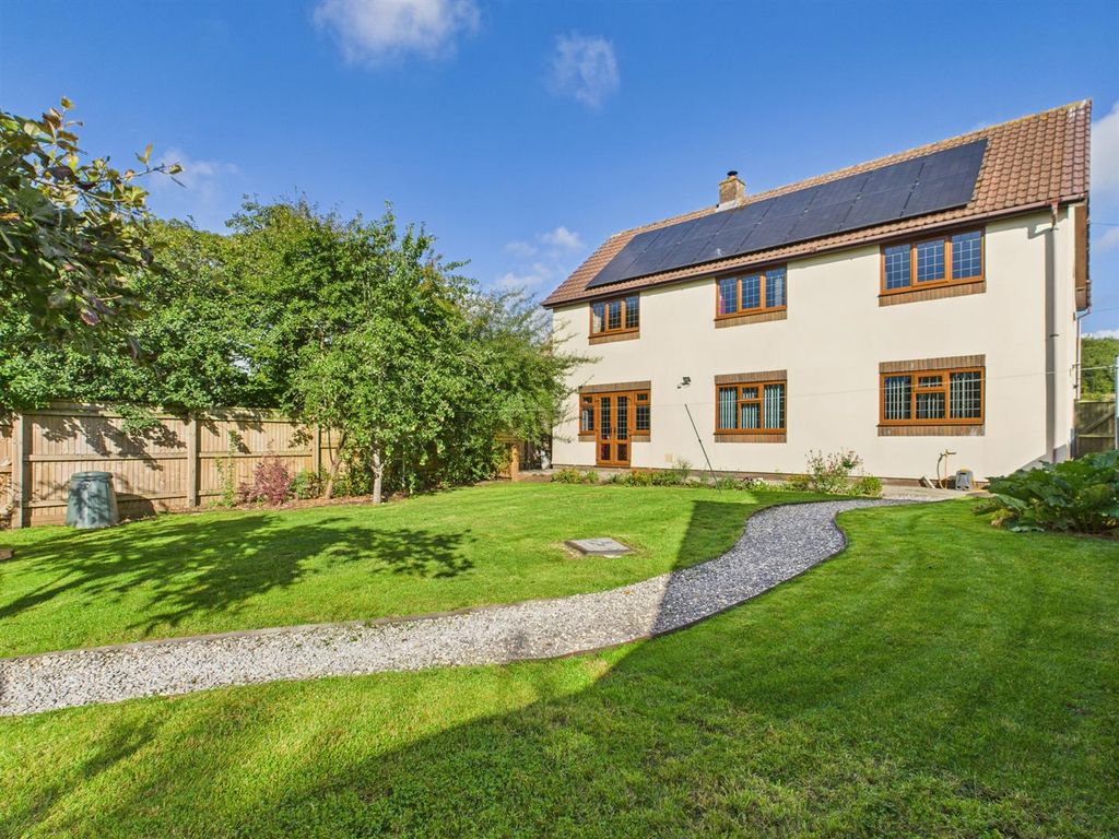 Property photo 2 of 32