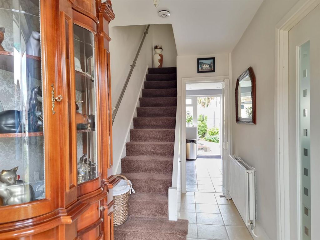 Property photo 3 of 31