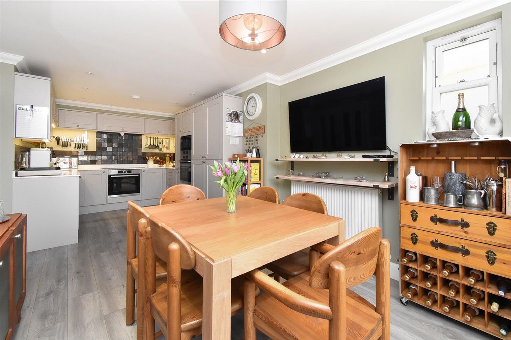 Property photo 3 of 27 Kitchen/Dining Room