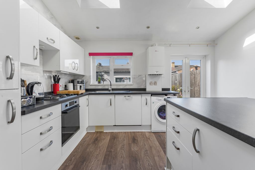 Property photo 2 of 19 Mnh00610