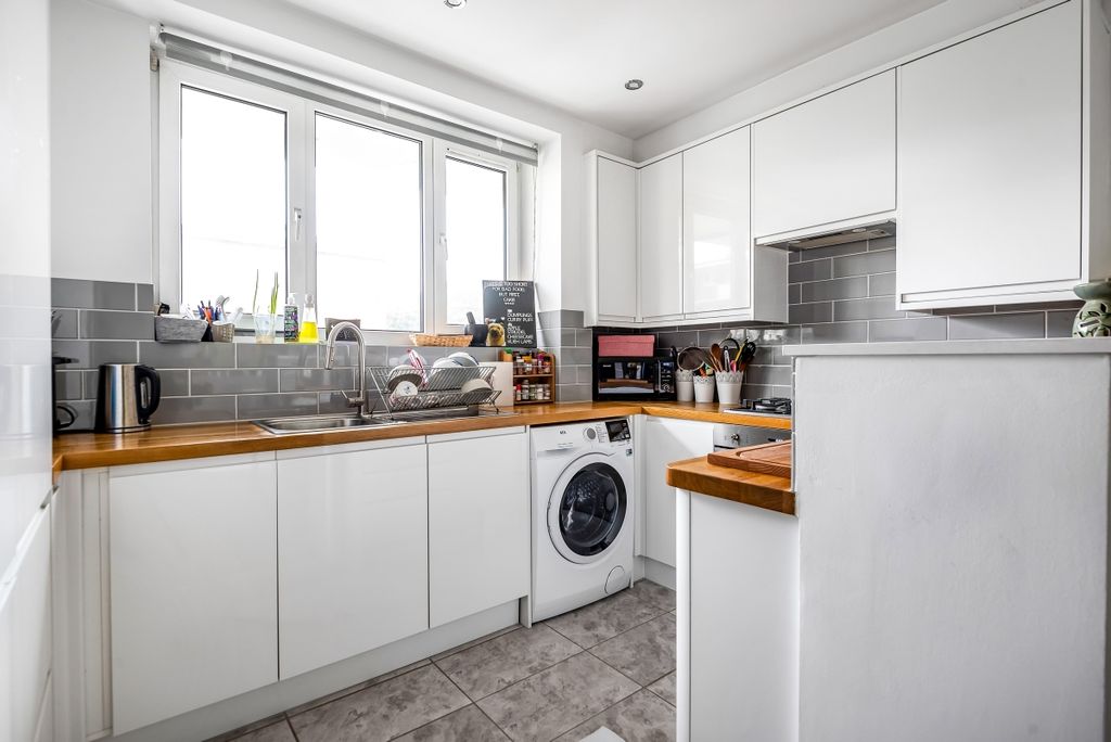 Property photo 1 of 6 771775 (3)