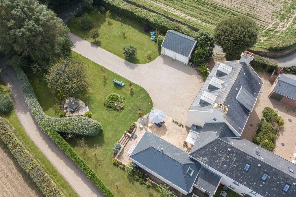 Property photo 3 of 20