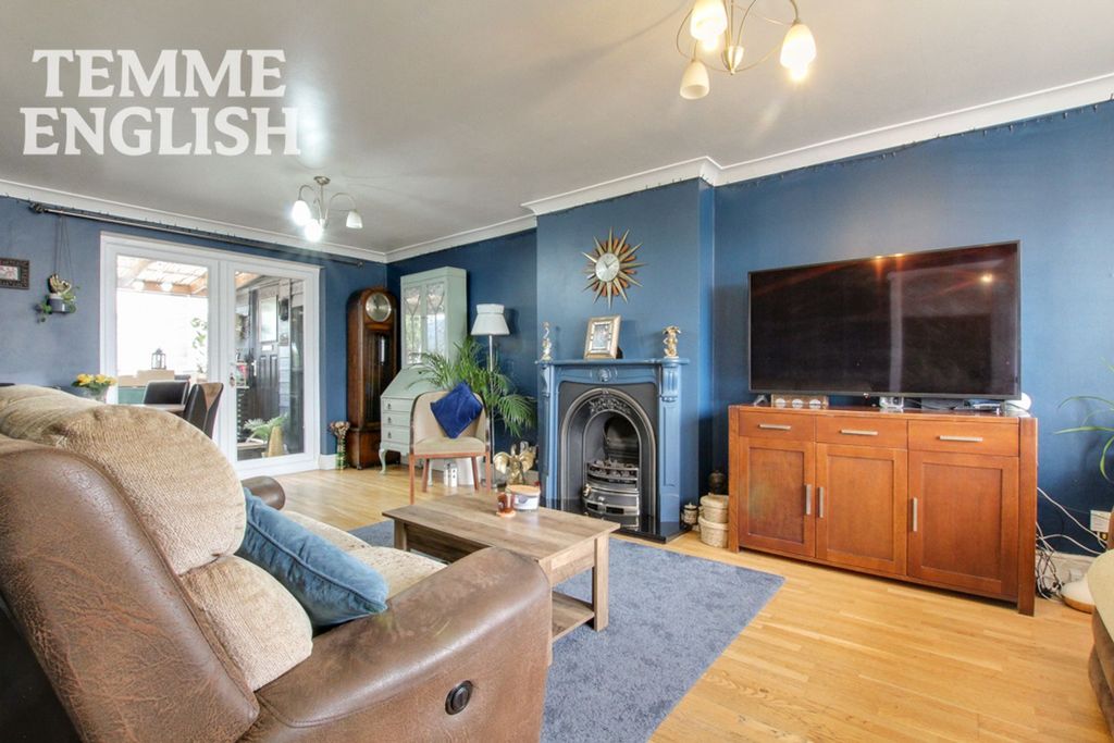 Property photo 3 of 31