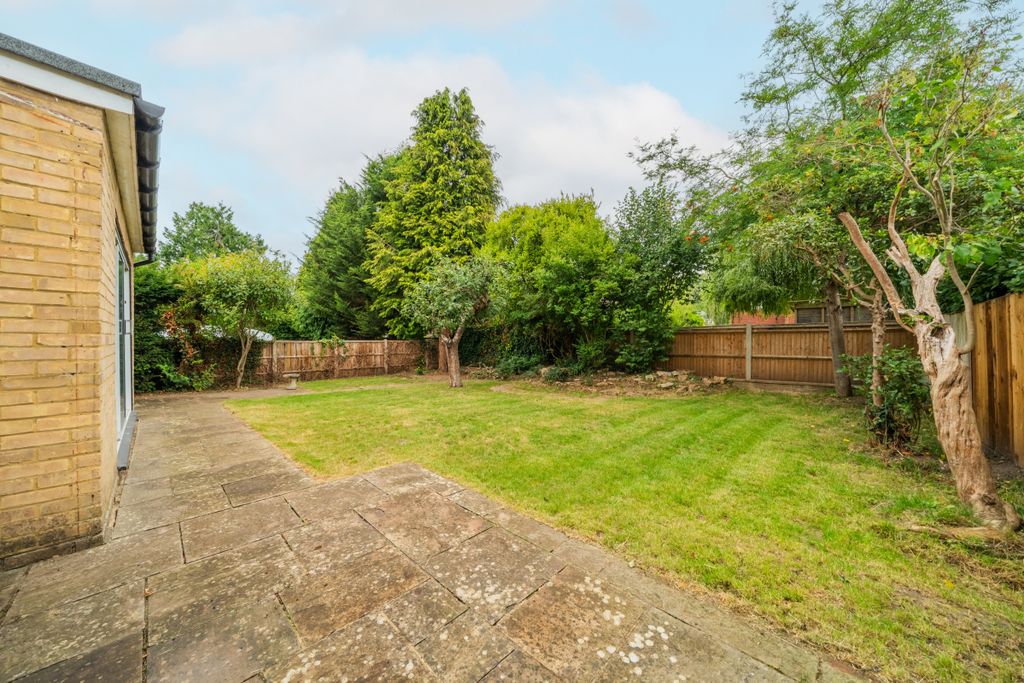 Property photo 2 of 17 Garden