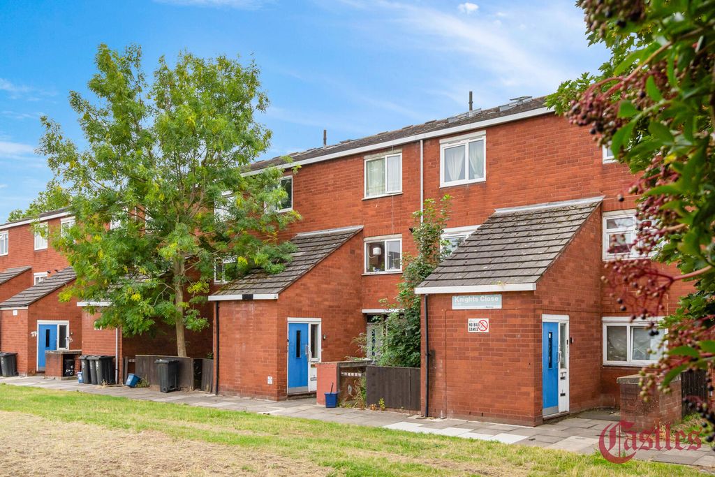 Property photo 2 of 20 Front (Exterior)