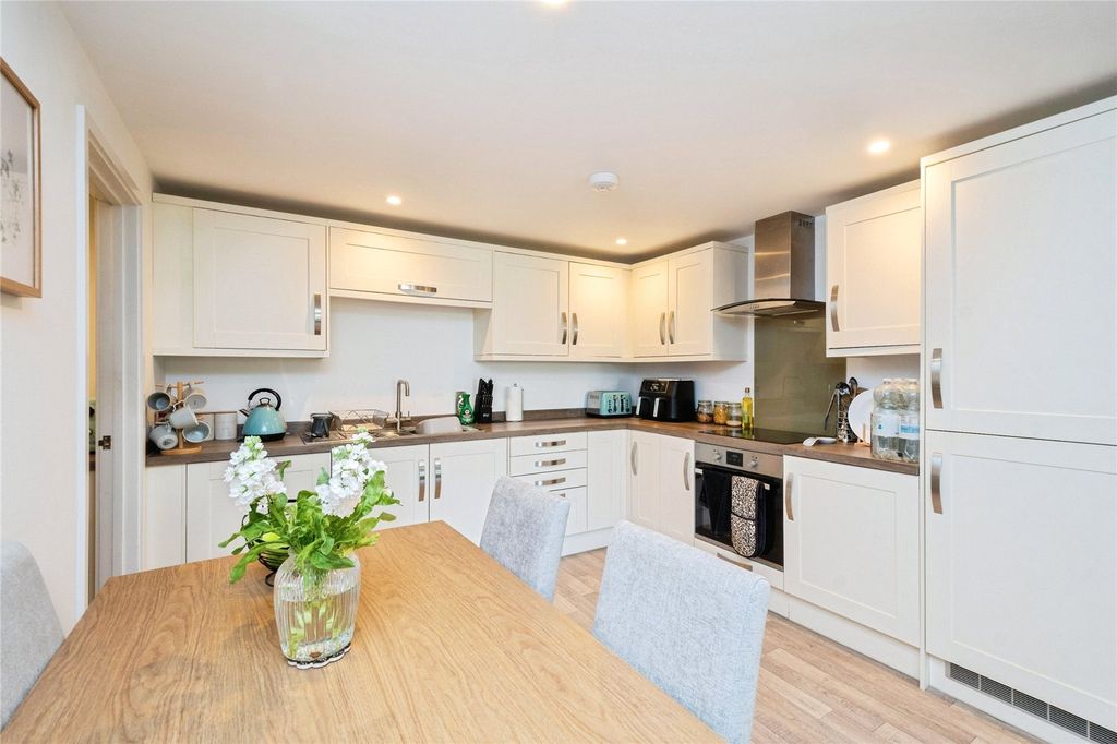1 bed flat for saleThe Yard, Lostwithiel, Cornwall PL22 photo 4