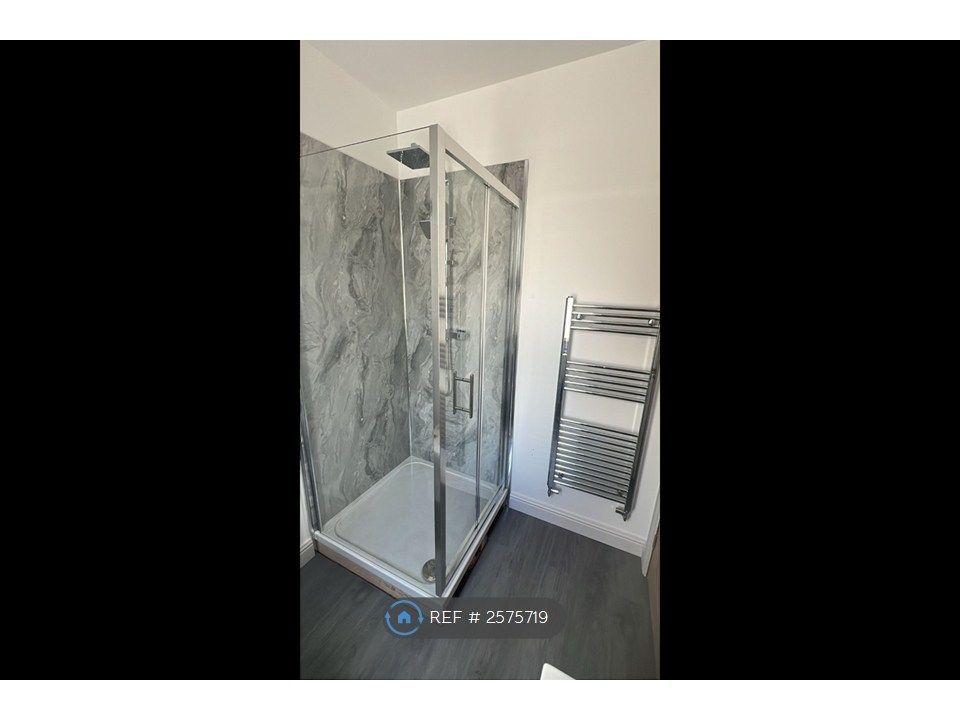 Property photo 2 of 6 Bathroom