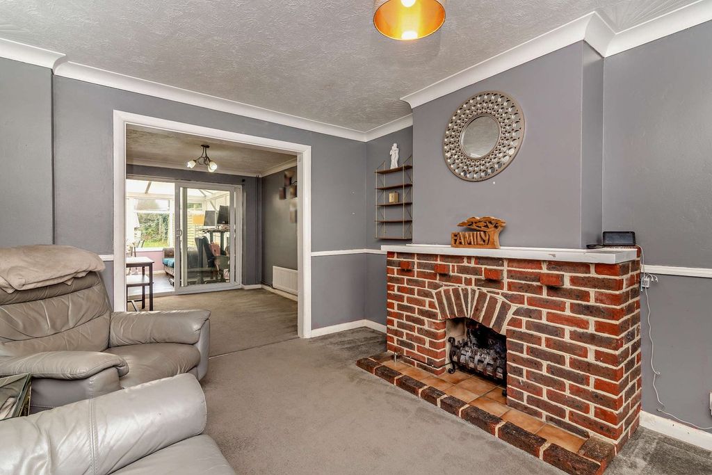 Property photo 2 of 32