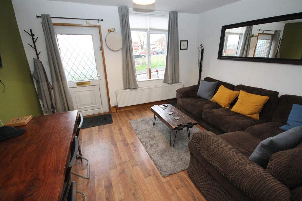Property photo 3 of 10 Lounge