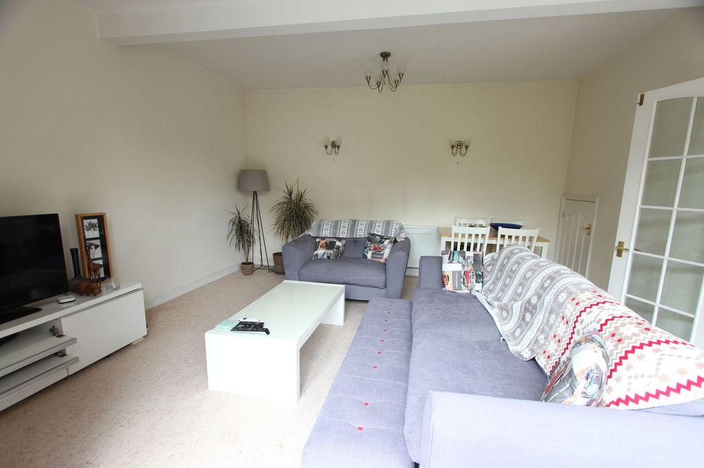 Property photo 2 of 4