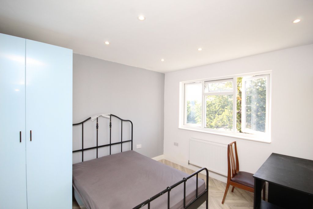 Property photo 2 of 6 Gallery