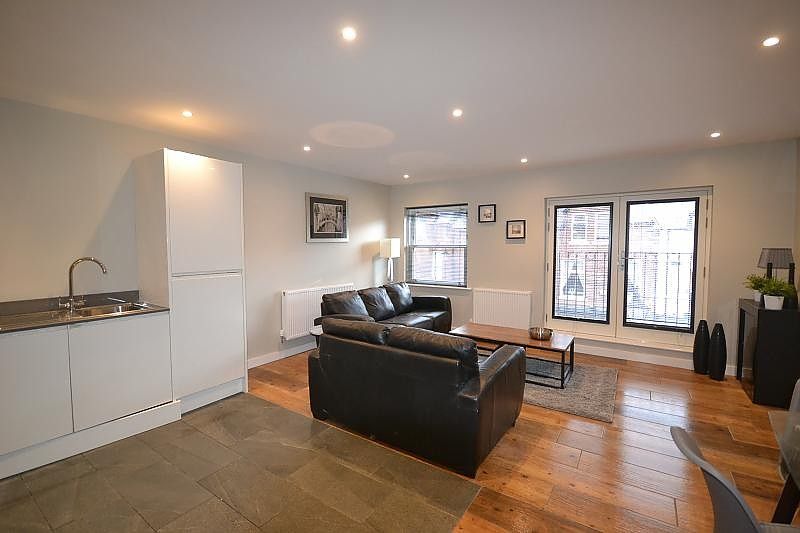 Property photo 3 of 11 Lounge