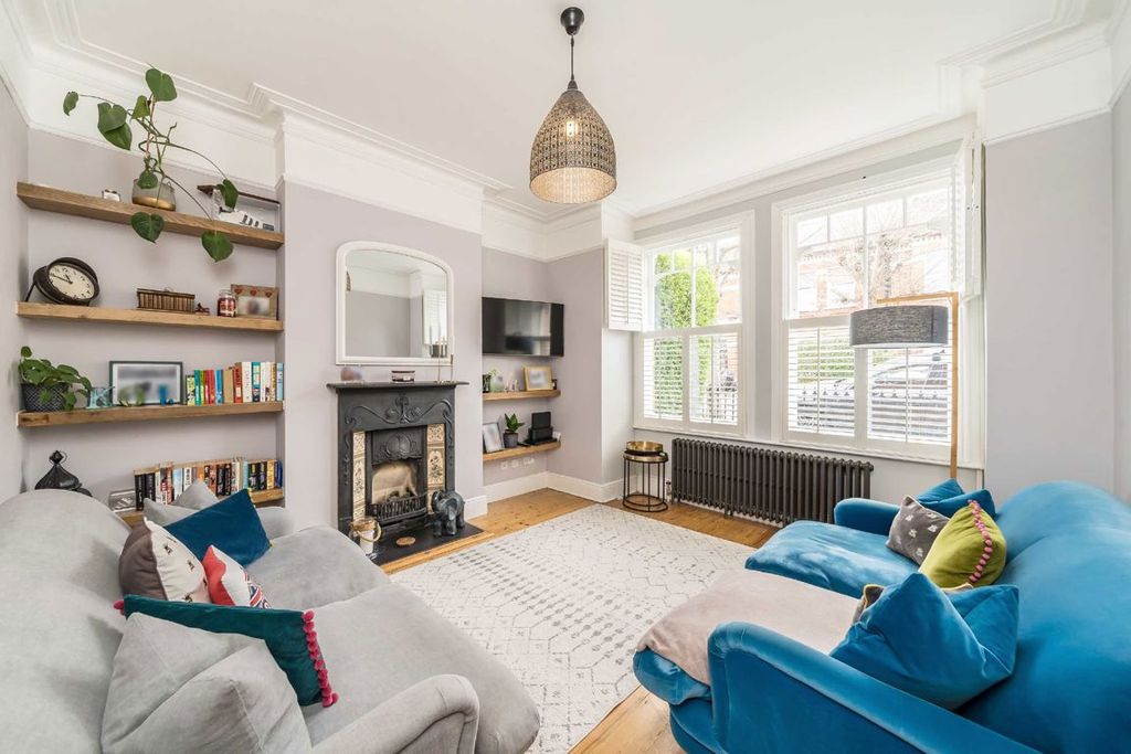 Property photo 2 of 8