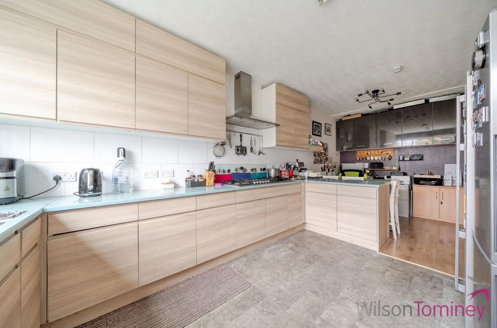 Property photo 3 of 24 2E5Ff803-B918-45Ac-9E71-Ace289951784.Jpg