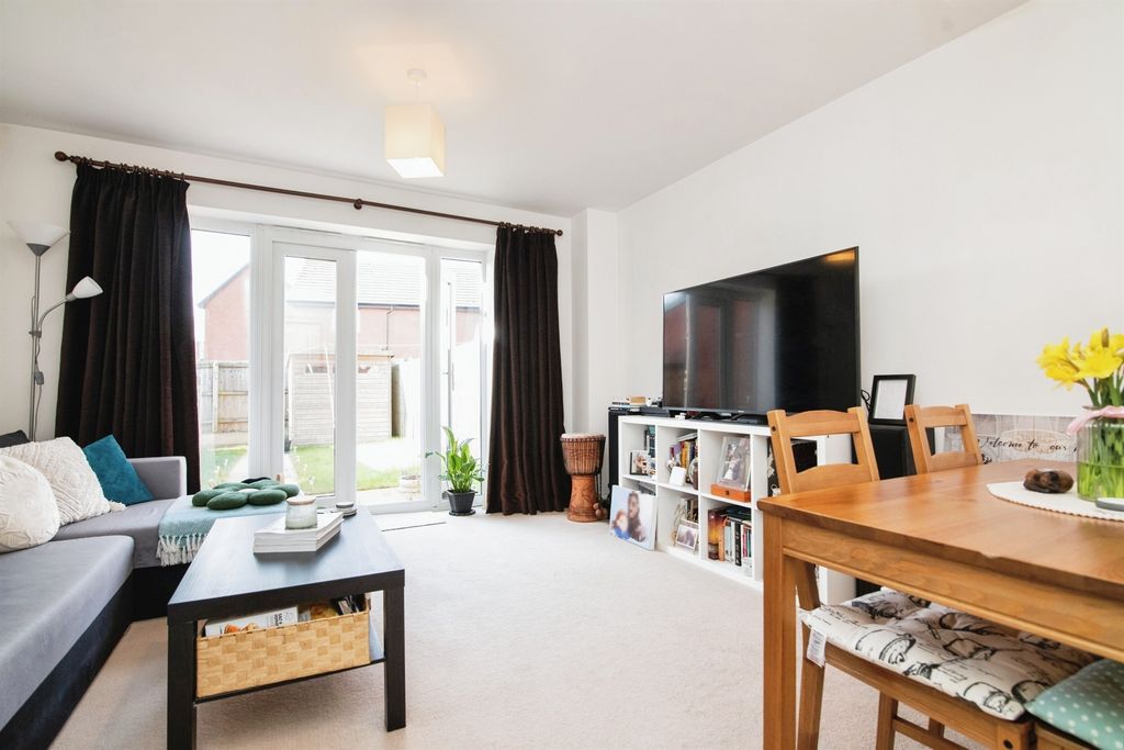 Property photo 2 of 17